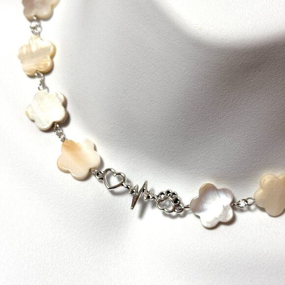Mother of Pearl Flower Beaded Short Necklace + Paw Print Heart Beat Pendant - Picture 1 of 13